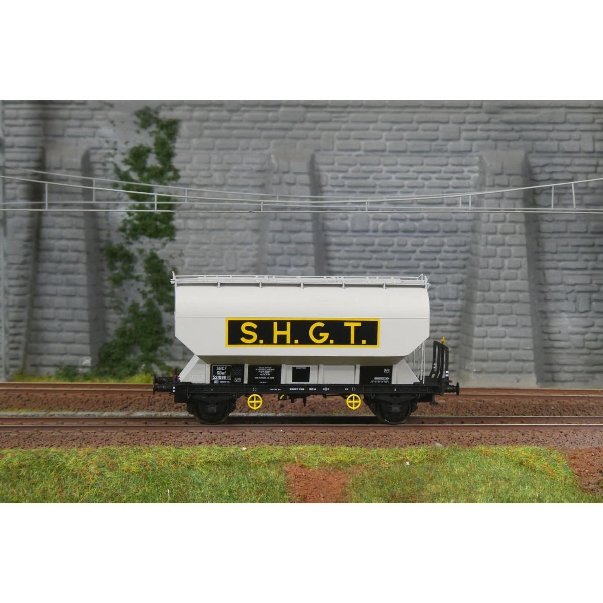 FAUVET-GIREL SHGT SNCF grain wagon, Era III - REE WB886 - HO FAUVET-GIREL SHGT SNCF grain wagon, Era III - REE WB886 - HO