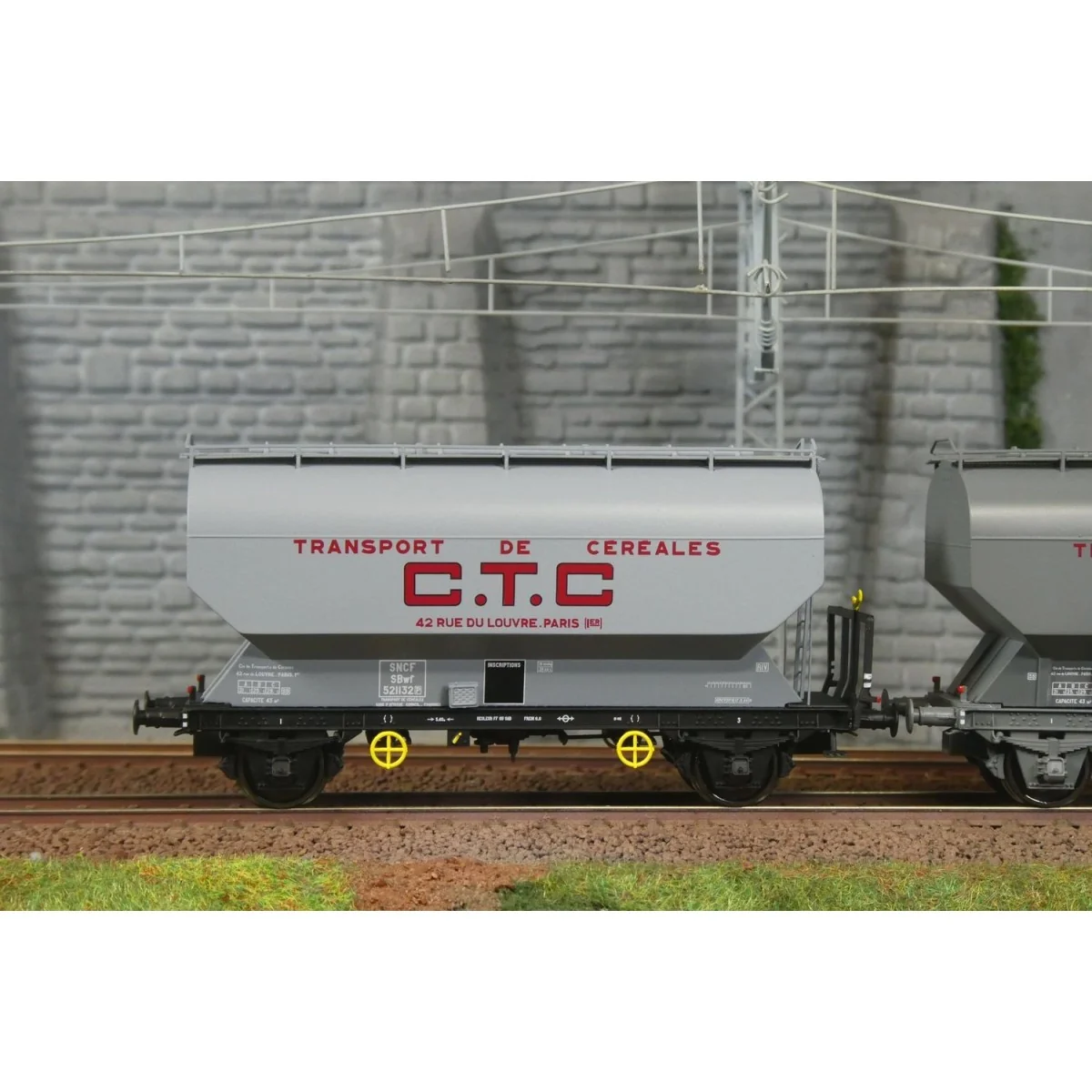 Set of 2 FAUVET-GIREL "CTC" grain wagons, SNCF Era III - REE WB887 ... Set of 2 FAUVET-GIREL "CTC" grain wagons, SNCF Era III - REE WB887 ...