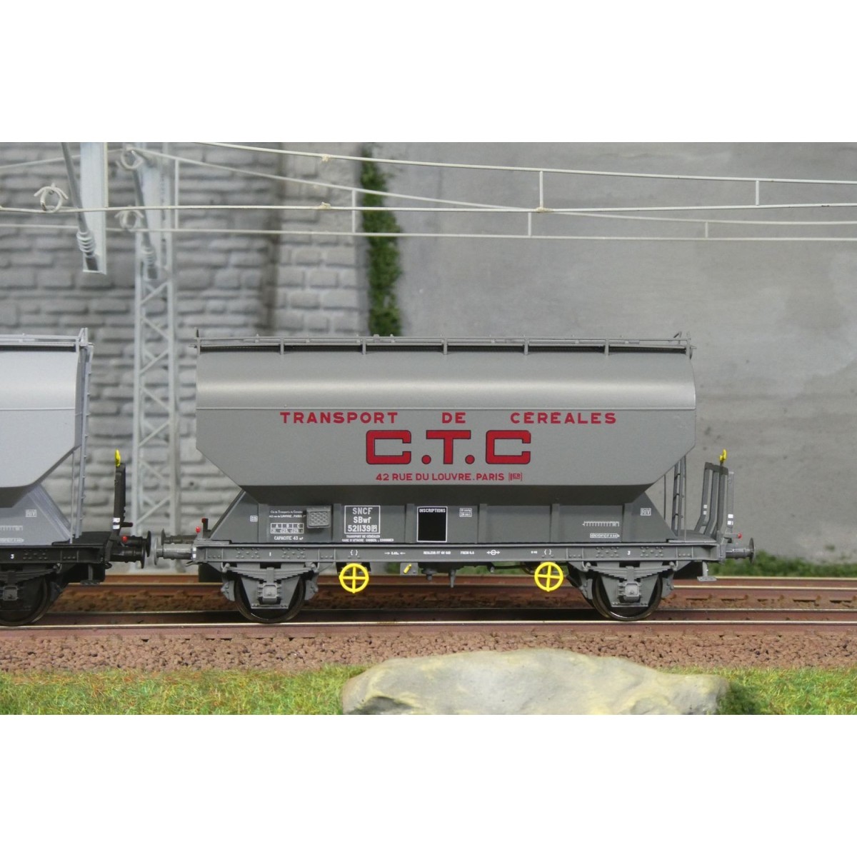 Set of 2 FAUVET-GIREL "CTC" grain wagons, SNCF Era III - REE WB887 ...
