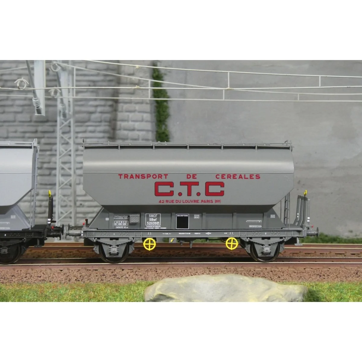 Set of 2 FAUVET-GIREL "CTC" grain wagons, SNCF Era III - REE WB887 ... Set of 2 FAUVET-GIREL "CTC" grain wagons, SNCF Era III - REE WB887 ...