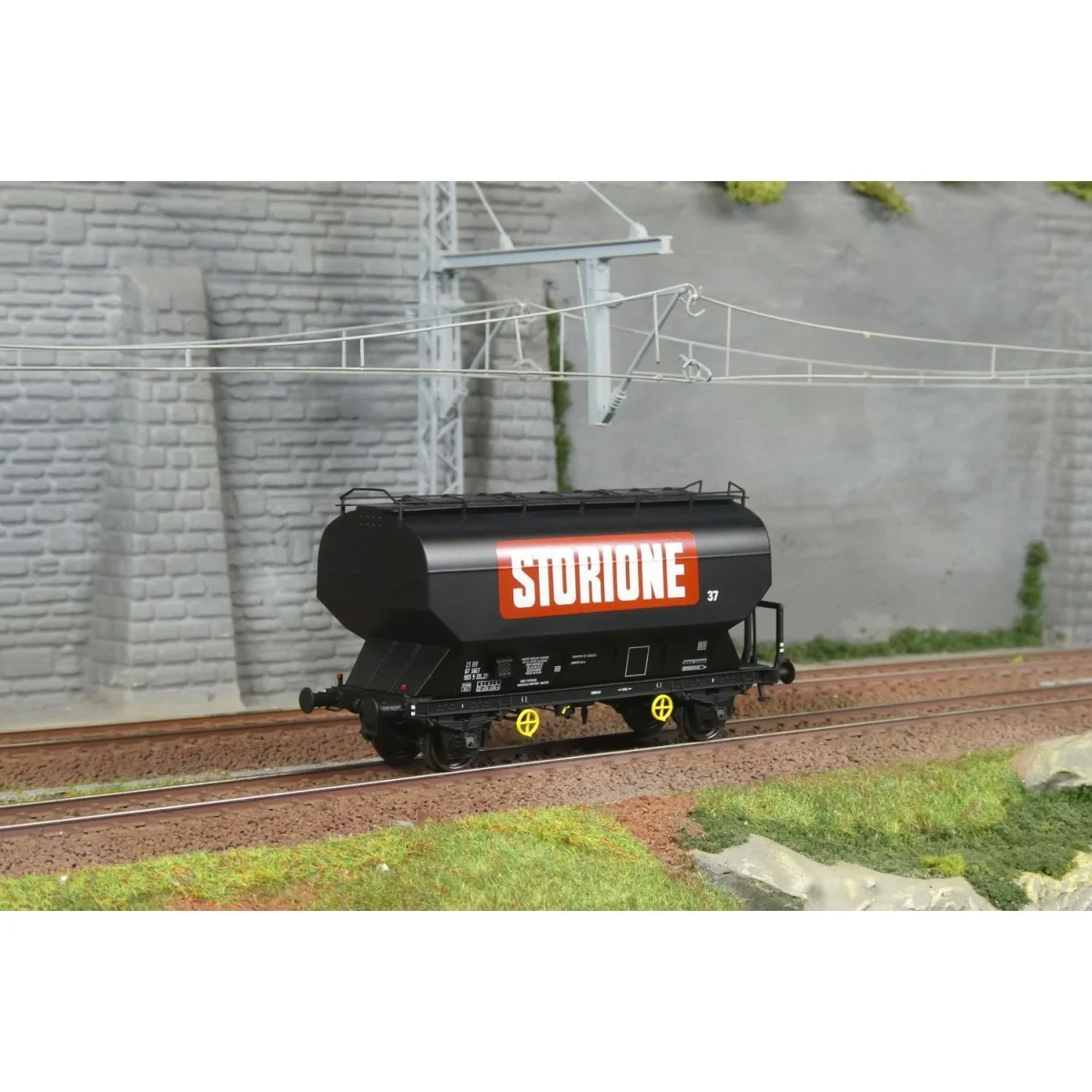 FAUVET-GIREL "STORIONE" grain wagon, SNCF - REE WB890 - HO FAUVET-GIREL "STORIONE" grain wagon, SNCF - REE WB890 - HO
