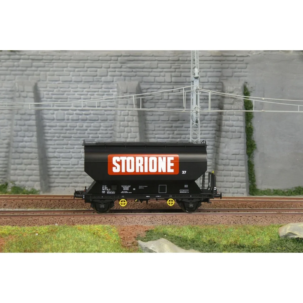 FAUVET-GIREL "STORIONE" grain wagon, SNCF - REE WB890 - HO FAUVET-GIREL "STORIONE" grain wagon, SNCF - REE WB890 - HO