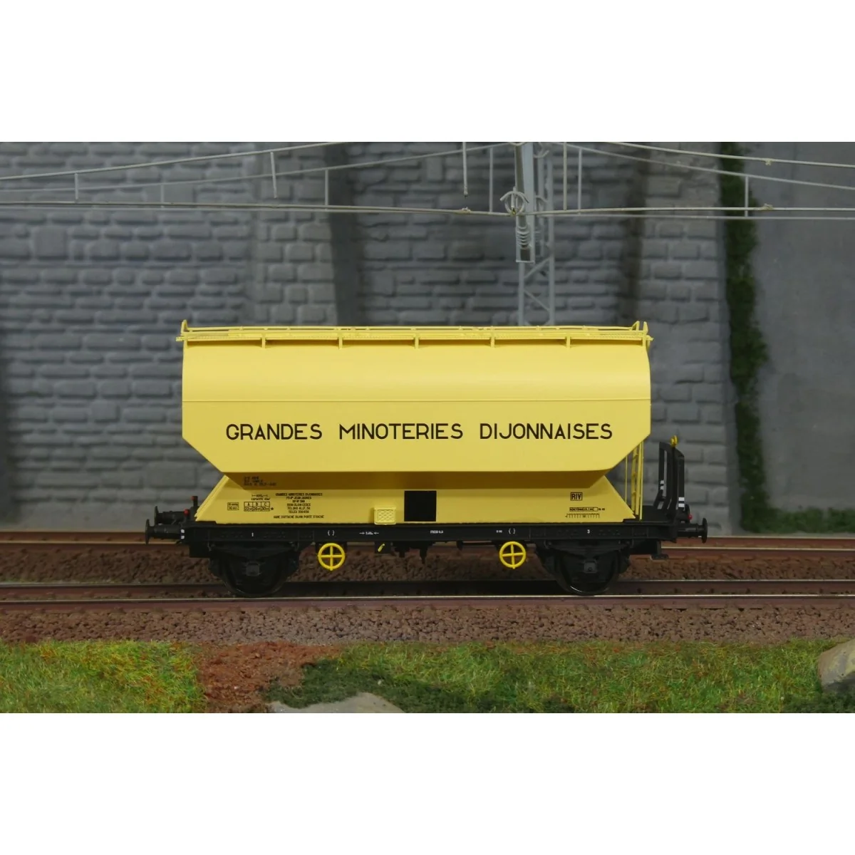 FAUVET-GIREL grain wagon, GRANDES MINOTERIES DIJONNAISES, SNCF - RE...