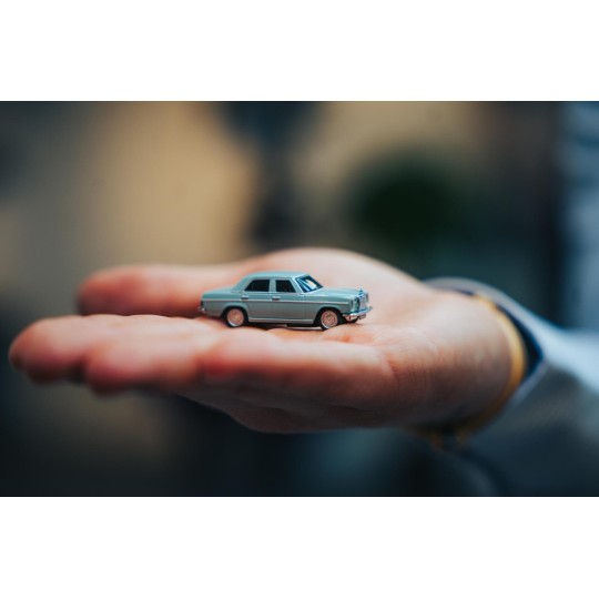 Carson HO Blue Mercedes-Benz 200/8 RC Car 1/87 500504170-Carson HO Blue Mercedes-Benz 200/8 RC Car 1/87 - 500504170