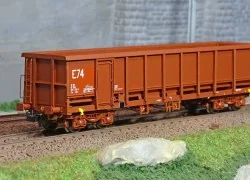 Ree Modeles Sud-Express WBSE-015 FAS Tipper Wagon, red and brown, Y...