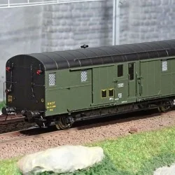 Ree Modeles VB312 Voiture fourgon OCEM 32, toit et bouts noirs, feux fonctionnels, REGION SUD-EST, SNCF Ree Modeles VB-312 - 1