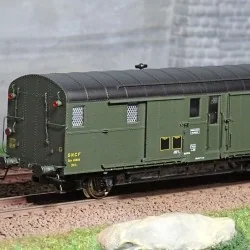 Ree Modeles VB314 Voiture fourgon OCEM 32, toit noir, bouts verts, feux fonctionnels, REGION SUD-OUEST, SNCF Ree Modeles VB-314 