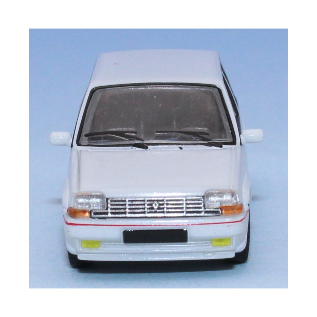 White Renault 5 GT Turbo Phase 1 - PCX870296 SAI 7230 - HO 1/87 White Renault 5 GT Turbo Phase 1 - PCX870296 SAI 7230 - HO 1/87