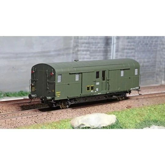 VB-315-Ree Modeles VB315 OCEM 32 baggage car, green 306, working lights, Eastern Region, SNCF