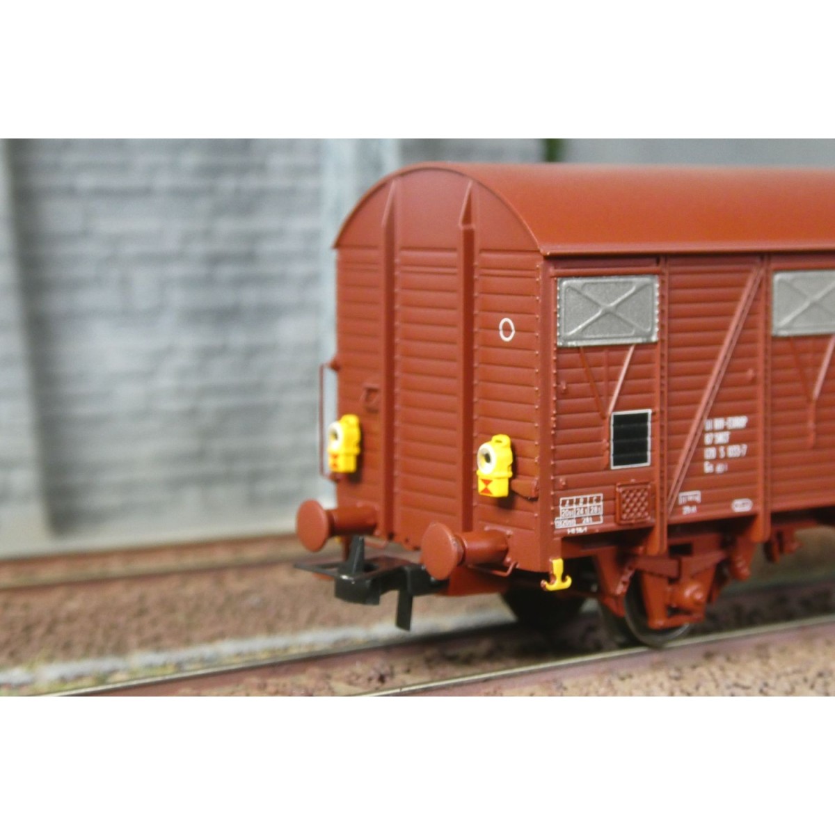 Jouef HJ6325 HO 1/87 type GS covered wagon set (2 wagons) Jouef HJ6325 HO 1/87 type GS covered wagon set (2 wagons)