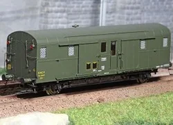 Ree Modeles VB317 OCEM 32 baggage car, green 306, working lights, W...