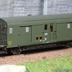 Ree Modeles VB317 Voiture fourgon OCEM 32, vert 306, feux fonctionnels, REGION OUEST, SNCF Ree Modeles VB-317 - 1