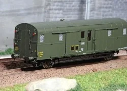 Ree Modeles VB318 OCEM 32 baggage car, green 306, working lights, S...