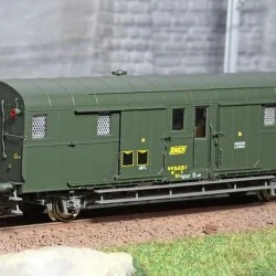 Ree Modeles VB319 Voiture fourgon OCEM 32, vert 301, feux fonctionnels, REGION EST, SNCF Ree Modeles VB-319 - 1