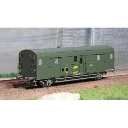Ree Modeles VB321 OCEM 32 baggage car, green 301, working lights, W...