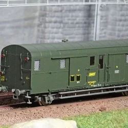 Ree Modeles VB322 Voiture fourgon OCEM 32, vert 301, feux fonctionnels, REGION SUD-OUEST, SNCF Ree Modeles VB-322 - 1