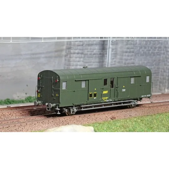 VB-322-Ree Modeles VB322 OCEM 32 baggage car, green 301, working lights, Southwest Region, SNCF