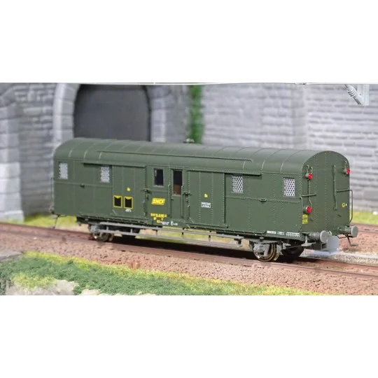 VB-322-Ree Modeles VB322 OCEM 32 baggage car, green 301, working lights, Southwest Region, SNCF