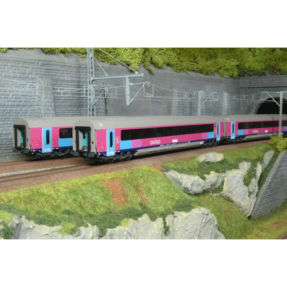 Set de 3 voitures voyageurs I11 OUIGO, SNCB / SNCF, LS Models 43058 HO