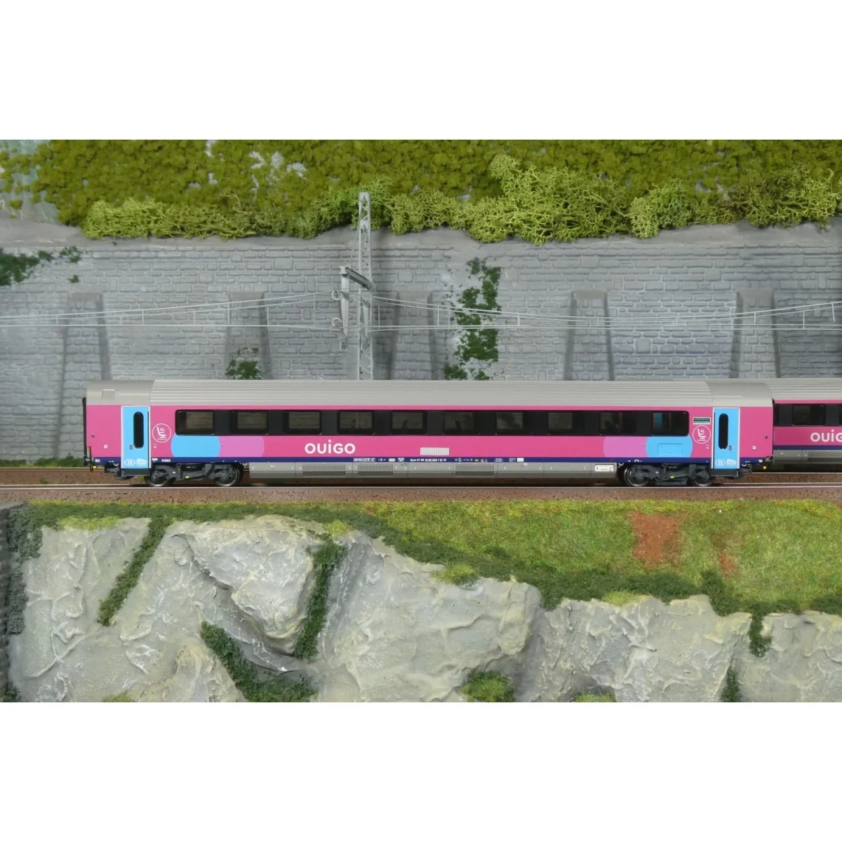 Set de 3 voitures voyageurs I11 OUIGO, SNCB / SNCF, LS Models 43058 HO