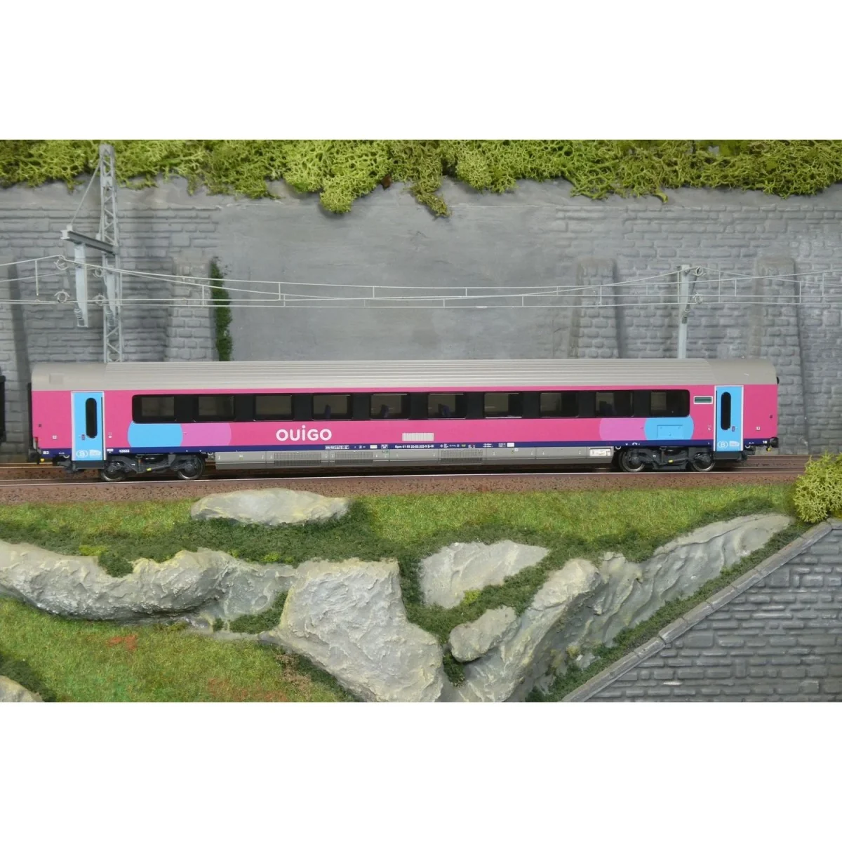 Set de 3 voitures voyageurs I11 OUIGO, SNCB / SNCF, LS Models 43058 HO