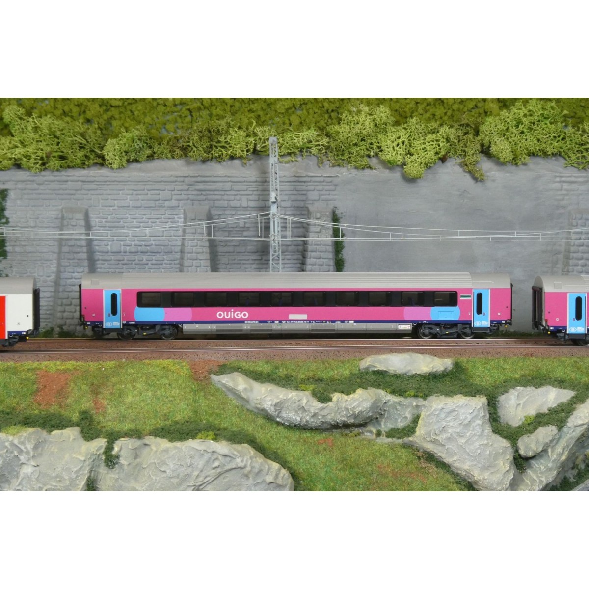 Set of 3 reversible I11 OUIGO passenger cars, SNCB / SNCF, LS Model...