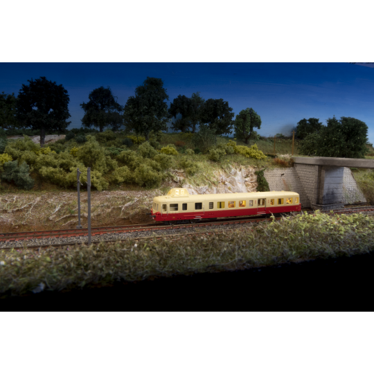 Autorail X3800 Picasso, X3879 rouge/crème - AZAR MODELS A02-02A - é... AZAR_A02-02A-Autorail X3800 Picasso, X3864 rouge/crème - AZAR MODELS A02-01A - échelle Z 1/220