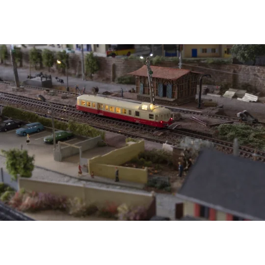 AZAR_A02-02A-Autorail X3800 Picasso, X3879 rouge/crème - AZAR MODELS A02-02A - échelle Z 1/220