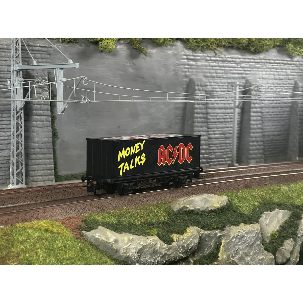 AC/DC "Moneytalk" container wagon - Marklin 44832 - HO 1/87 AC/DC "Moneytalk" container wagon - Marklin 44832 - HO 1/87