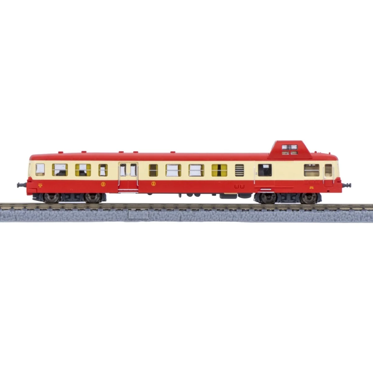 Autorail X3800 Picasso, X4013 rouge/crème, toit rouge - AZAR MODELS...