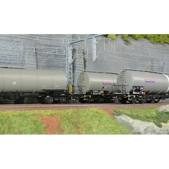 ROCO_6600197-Set of 3 Zacns NACCO tank wagons - Roco 6600197, H0 1/87