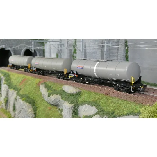 ROCO_6600197-Set of 3 Zacns NACCO tank wagons - Roco 6600197, H0 1/87