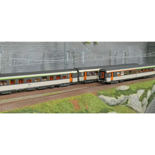 Set de 3 voitures VTU Corail avec voiture-bar B5rtux / A10tu / B11t... LSM_41996-Set de 3 voitures VTU Corail avec voiture-bar B5rtux / A10tu / B11tu - LS Models 41996 - HO