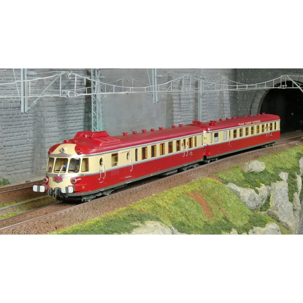 Jouef HJ2461S Autorail diesel RGP 1 avec remorque, SNCF, TEE rouge/... Jouef HJ2461S Autorail diesel RGP 1 avec remorque, SNCF, TEE rouge/...