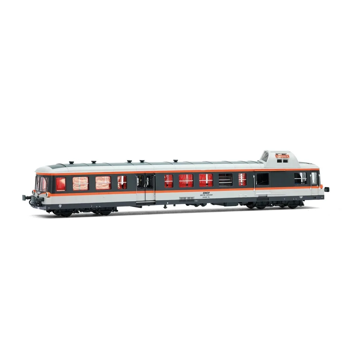 Autorail diesel "de tournée" X 3997 Picasso - Jouef HJ2618 - HO 1/87 Autorail diesel "de tournée" X 3997 Picasso - Jouef HJ2618 - HO 1/87