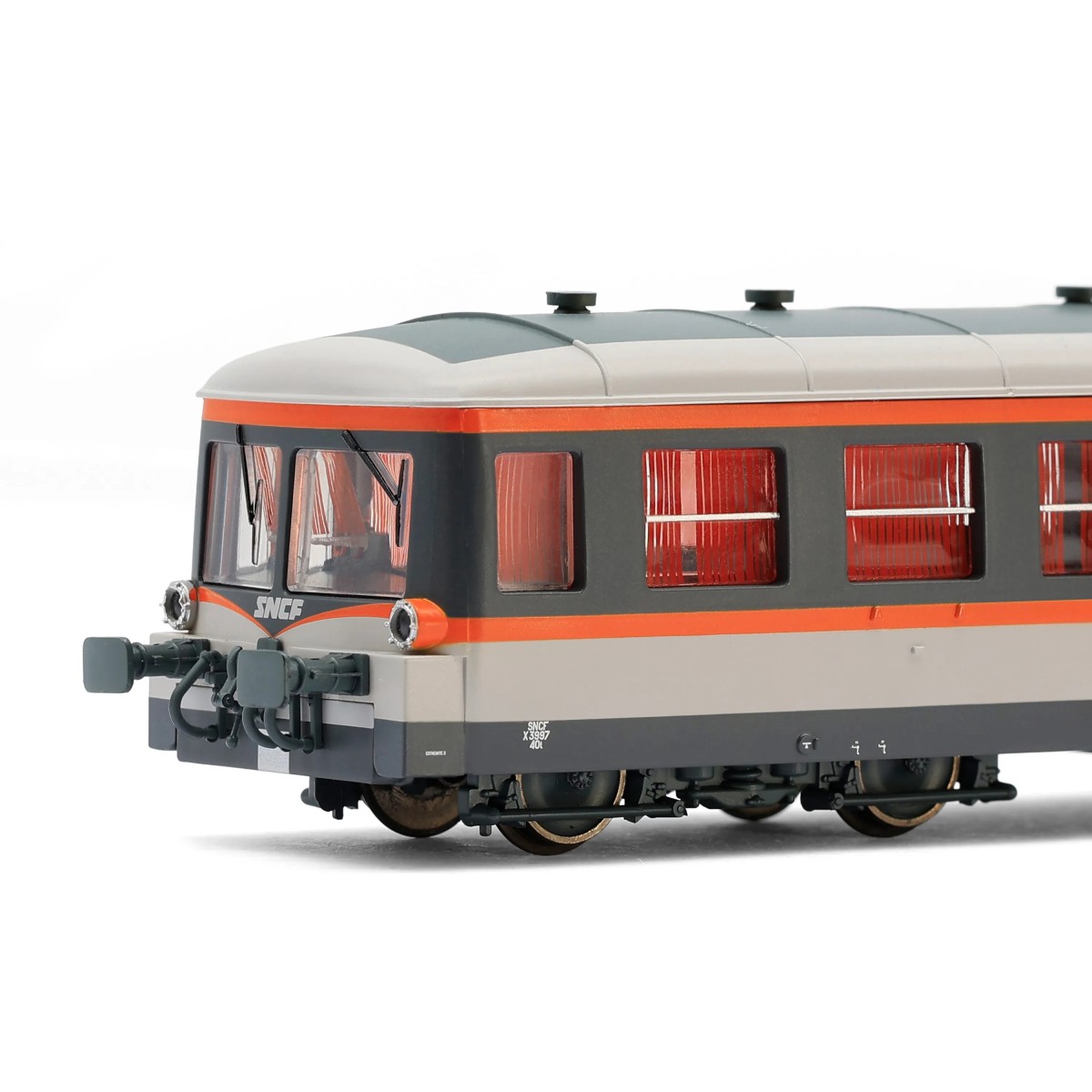 Autorail diesel "de tournée" X 3997 Picasso - Jouef HJ2618 - HO 1/87