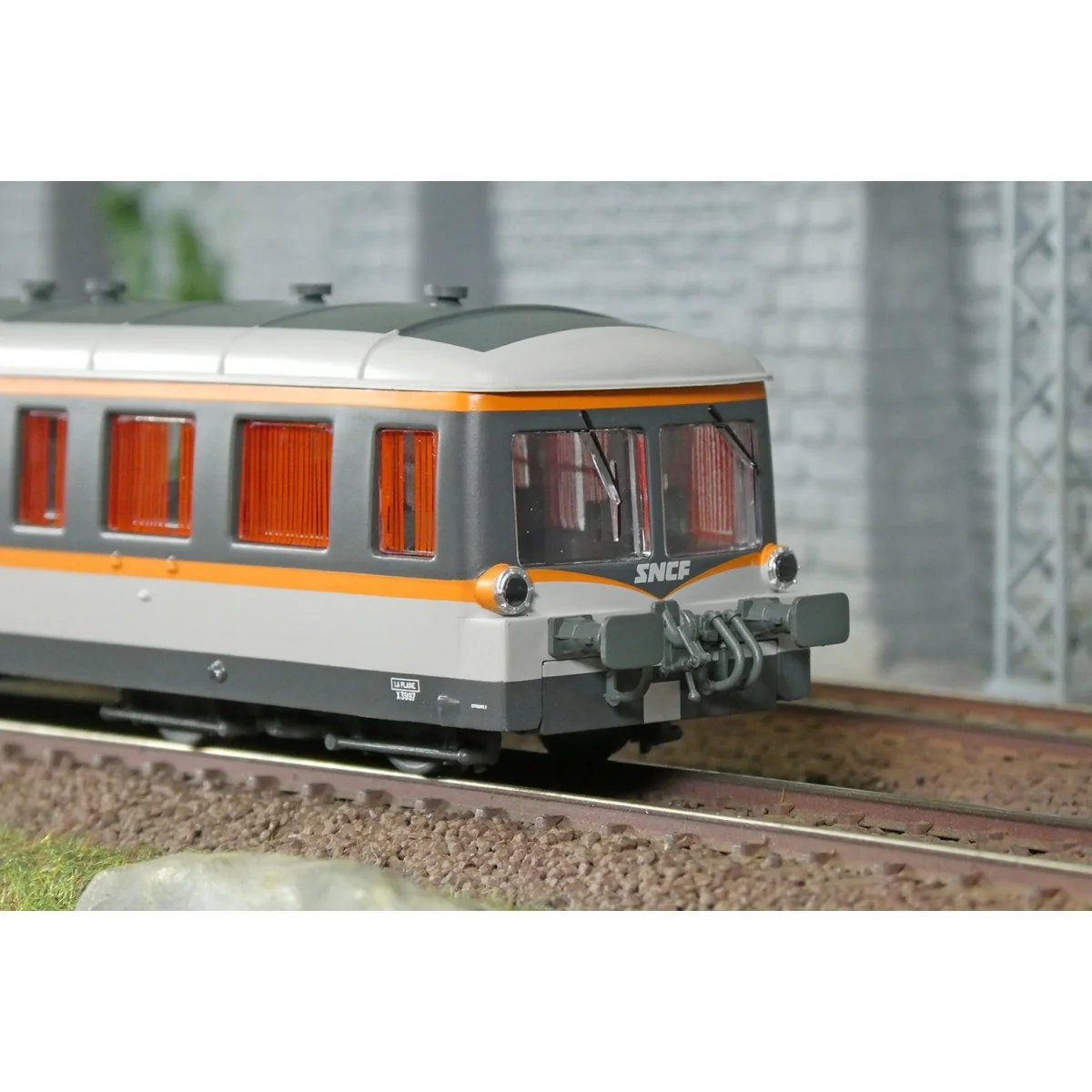 Autorail diesel "de tournée" X 3997 Picasso - Jouef HJ2618 - HO 1/87 Autorail diesel "de tournée" X 3997 Picasso - Jouef HJ2618 - HO 1/87