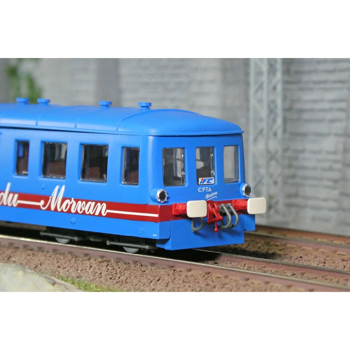 Autorail diesel CFTA "Le Furet de Morvan" X 3876 Picasso livrée ble... Autorail diesel CFTA "Le Furet de Morvan" X 3876 Picasso livrée ble...