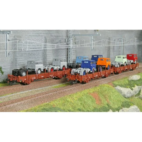 Trix_24190-Coffret de wagons porte-véhicules type Ks 3300 et Ks 3301, DR - Trix 24190 - H0