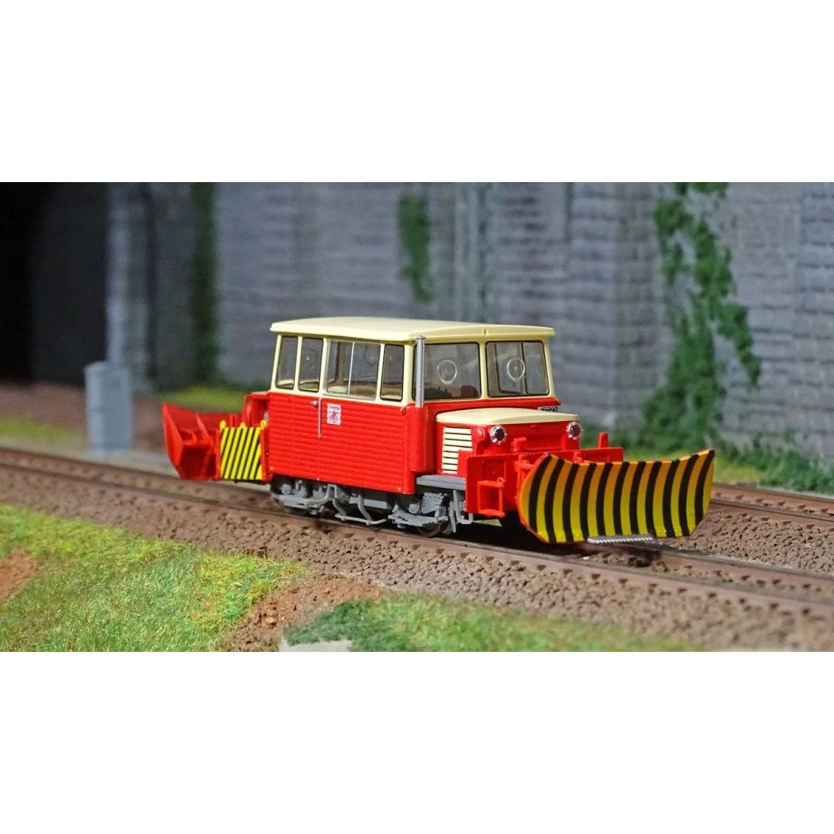 Ree Modeles MB-108 Draisine DU65 Snowplow, headlight with clips, So...