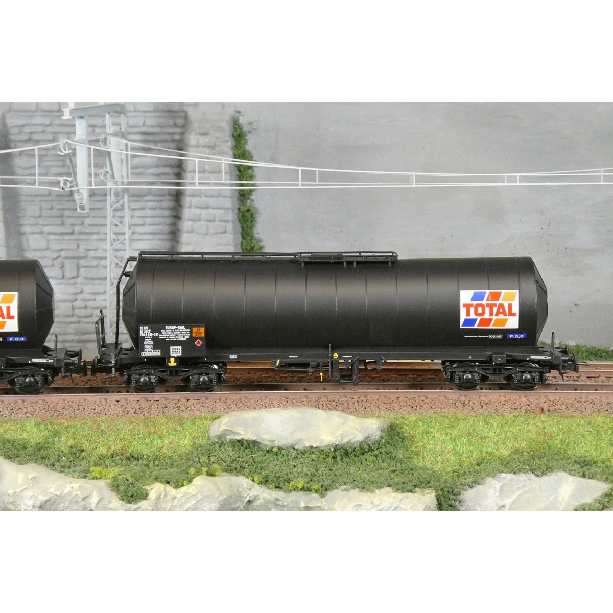 Coffret de 2 wagons-citernes isolés 4 essieux SNCF TOTAL France - J...