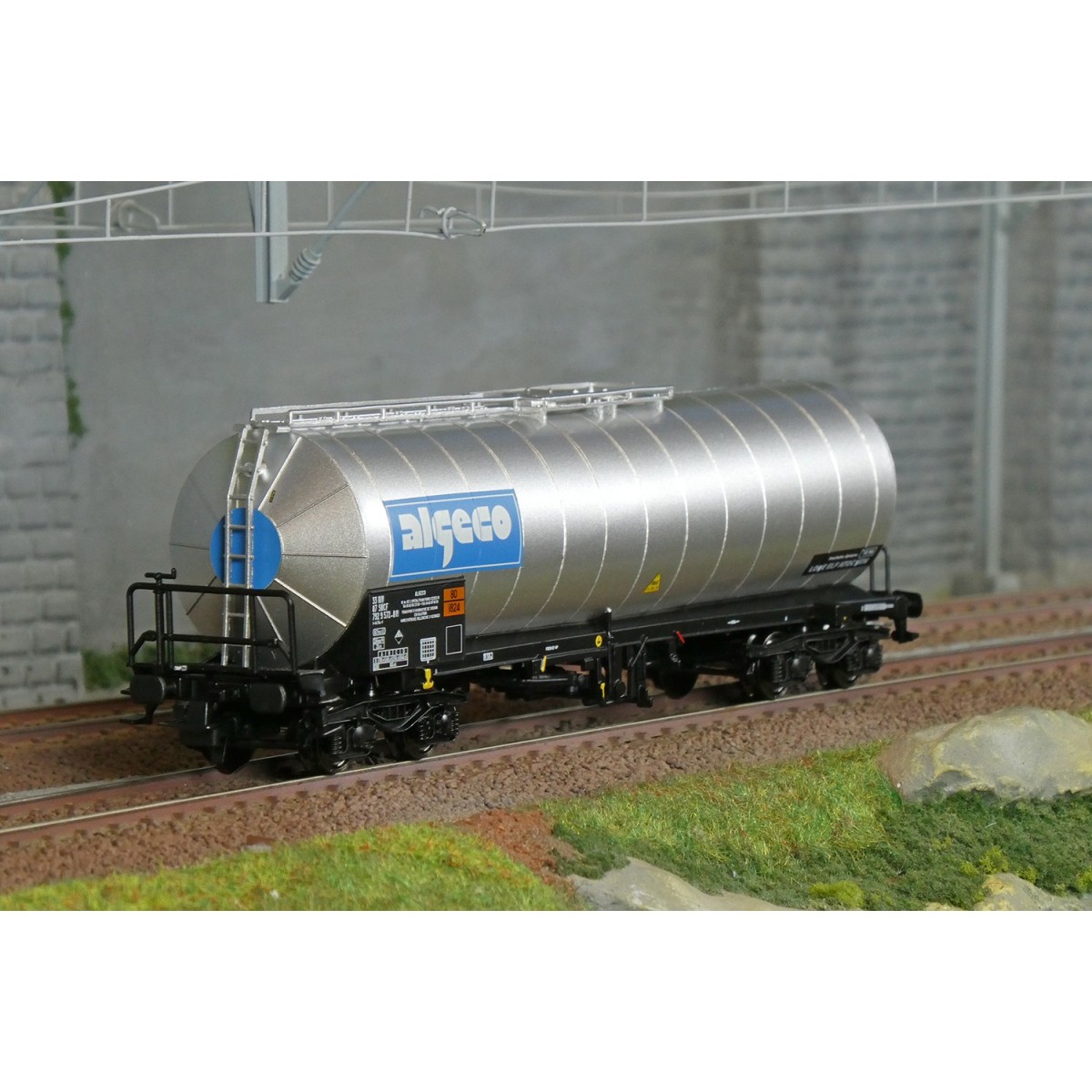 Wagon-citerne isolé 4 essieux SNCF Algeco chrome argent, ep. IV - J...