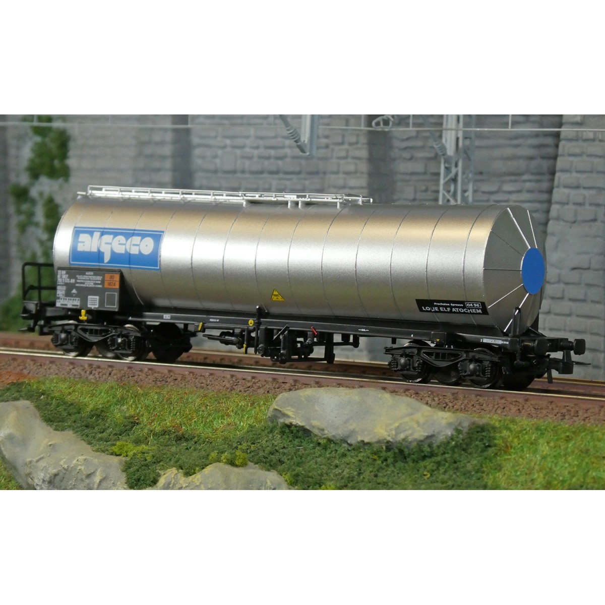 Wagon-citerne isolé 4 essieux SNCF Algeco chrome argent, ep. IV - J...