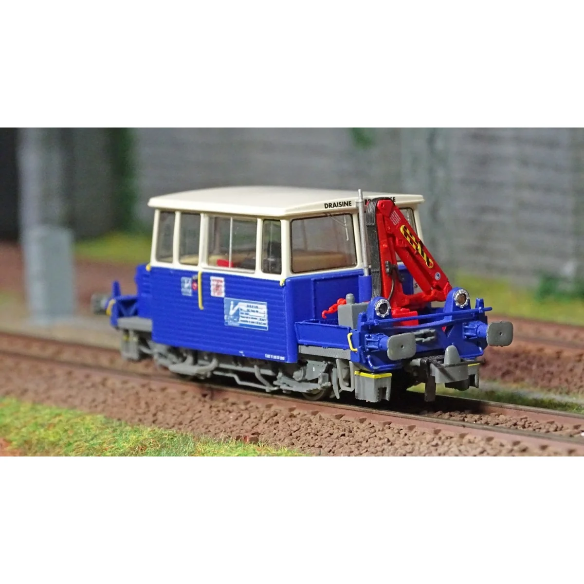 Ree Modeles MB-110 Draisine DU65, blue and white brush cutter, clip...