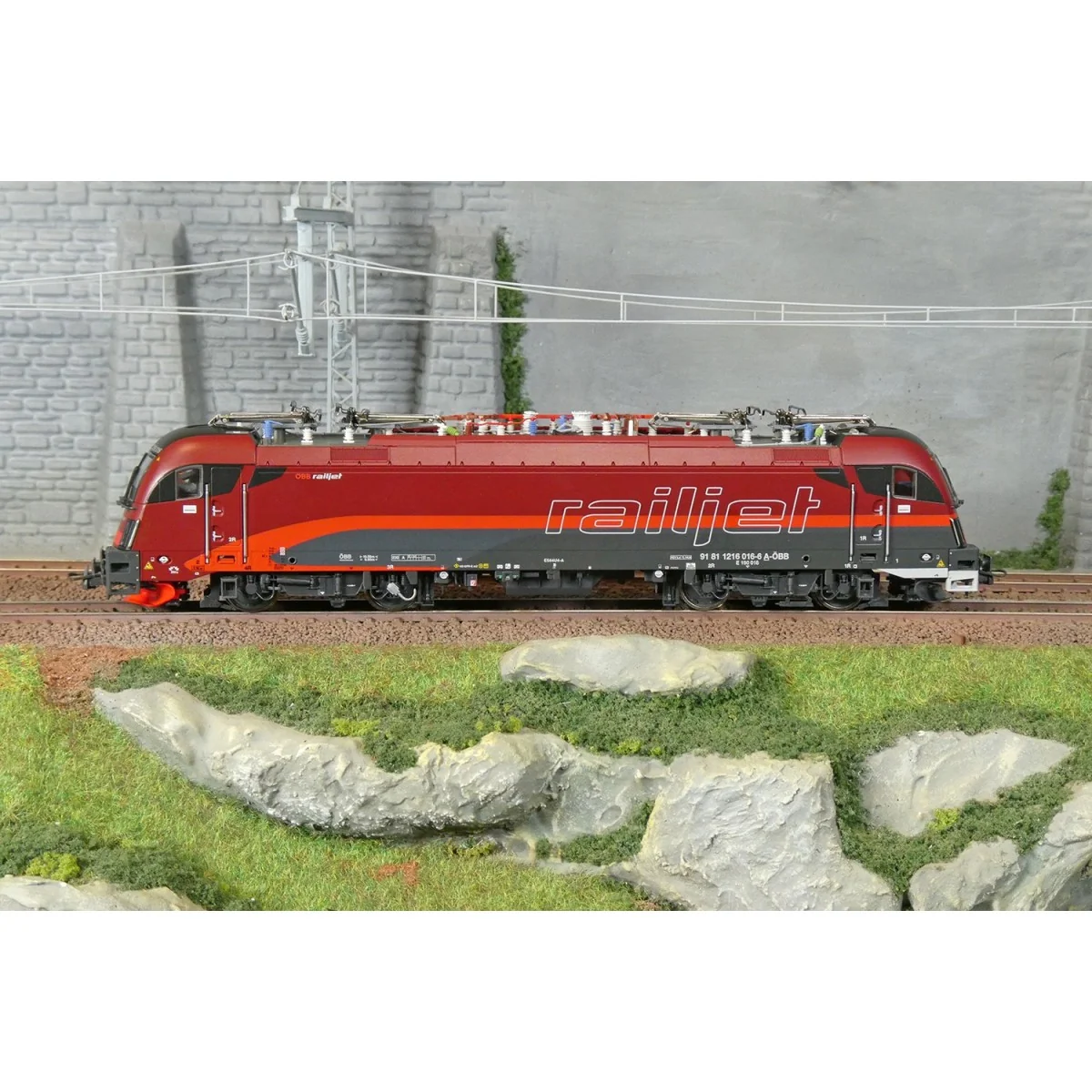 Locomotive électrique 1216 016-6 « Railjet » Taurus ÖBB - Roco 7500... Locomotive électrique 1216 016-6 « Railjet » Taurus ÖBB - Roco 7500...