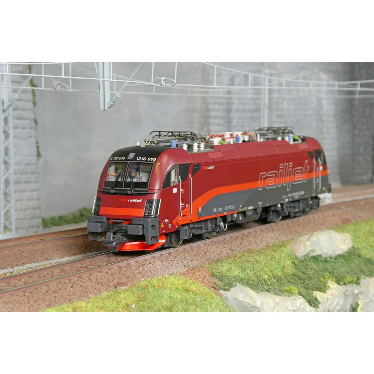 Electric locomotive 1216 016-6 "Railjet" Taurus ÖBB - Roco 7500182 ... Electric locomotive 1216 016-6 "Railjet" Taurus ÖBB - Roco 7500182 ...