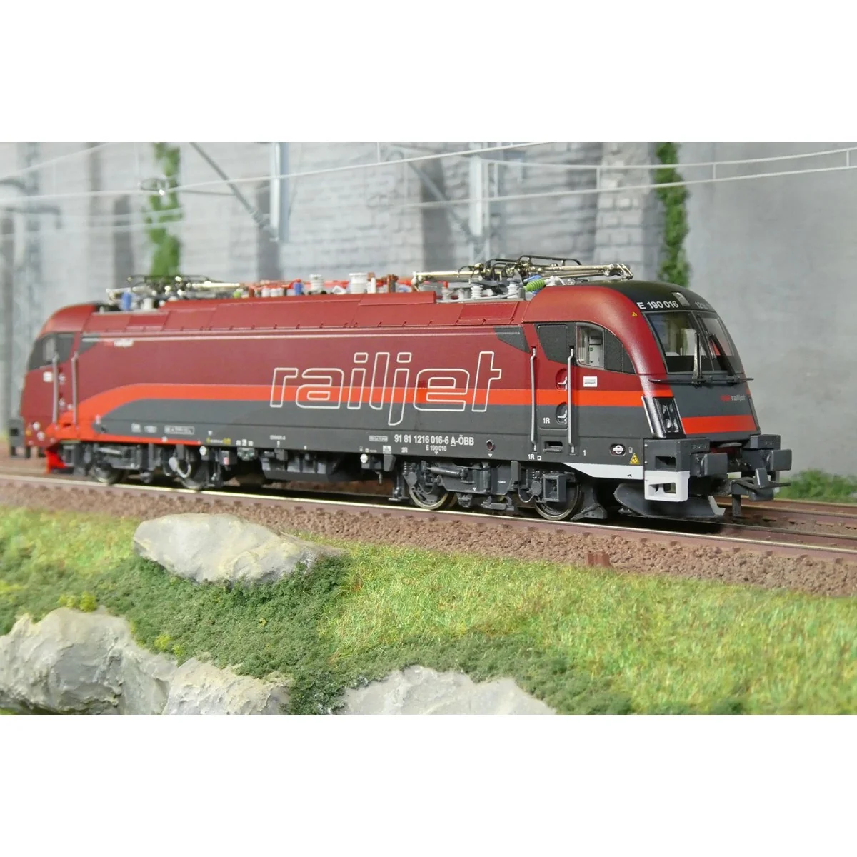 Locomotive électrique 1216 016-6 « Railjet » Taurus ÖBB - Roco 7500... Locomotive électrique 1216 016-6 « Railjet » Taurus ÖBB - Roco 7500...