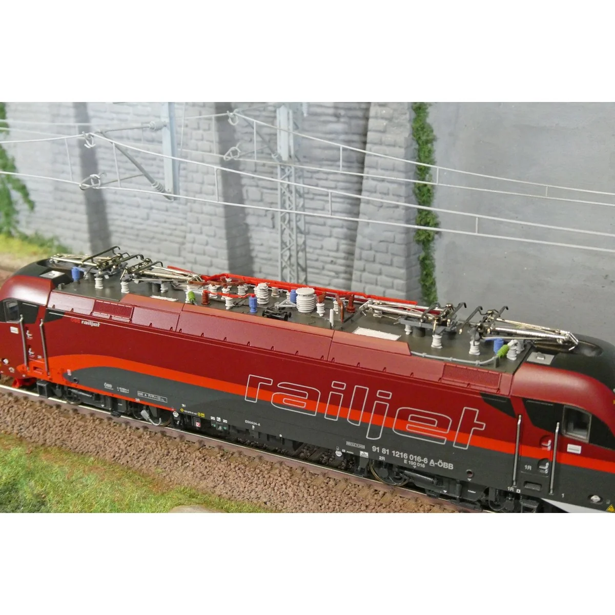 Locomotive électrique 1216 016-6 « Railjet » Taurus ÖBB - Roco 7500... Locomotive électrique 1216 016-6 « Railjet » Taurus ÖBB - Roco 7500...