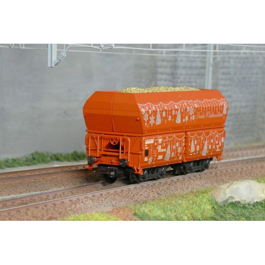 Marklin_48426-Marklin 48425 Christmas hopper wagon 2025, loaded with "gold nuggets"