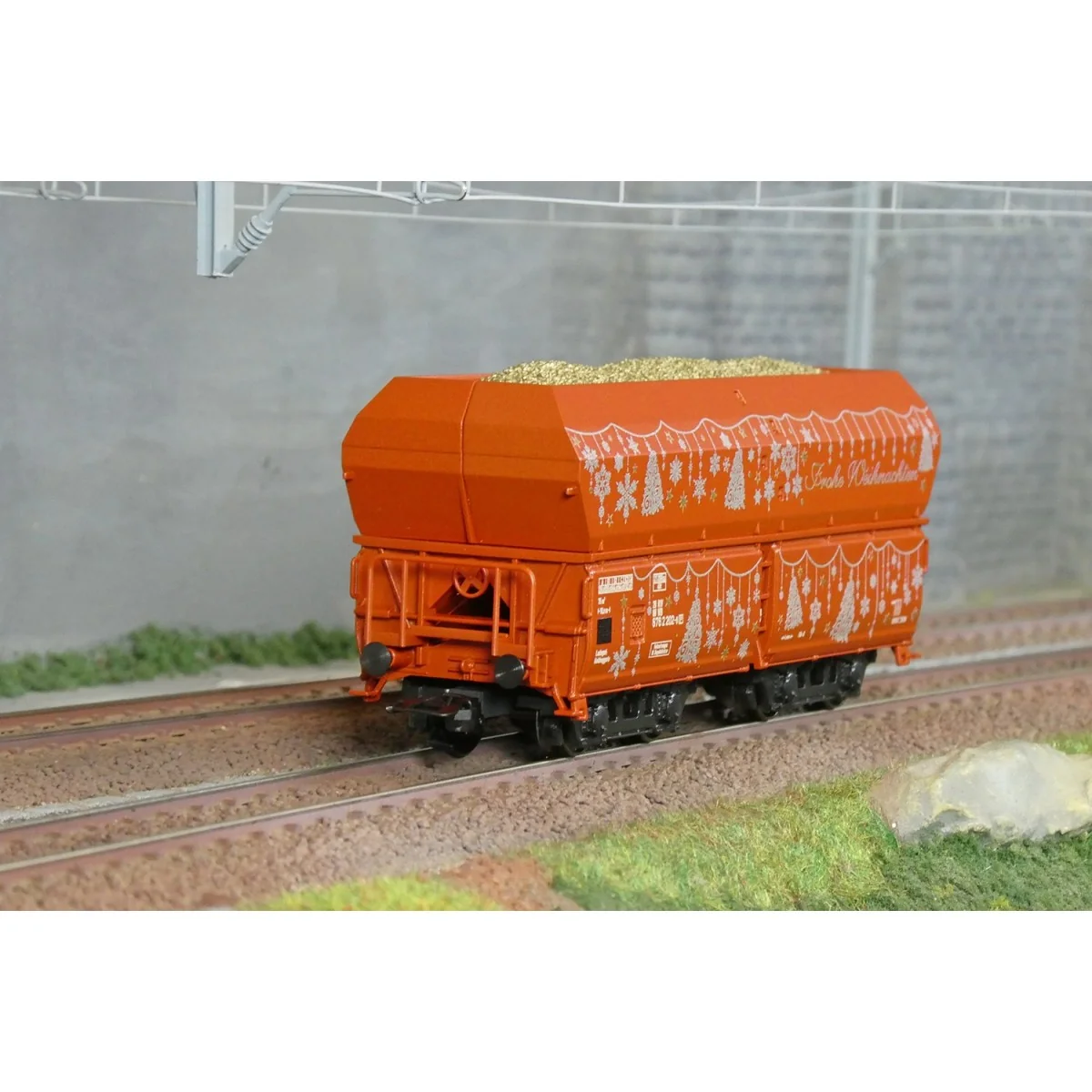 Marklin 48426 Wagon trémie de noël 2026, chargé de "pépites d'or" Marklin 48426 Wagon trémie de noël 2026, chargé de "pépites d'or"
